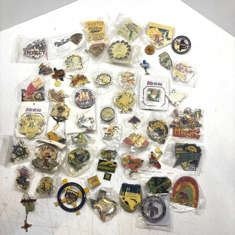 Vtg Lot of 51 Girls‎ Fast Pitch Softball Team Trading Fastpitch Pinback Pins